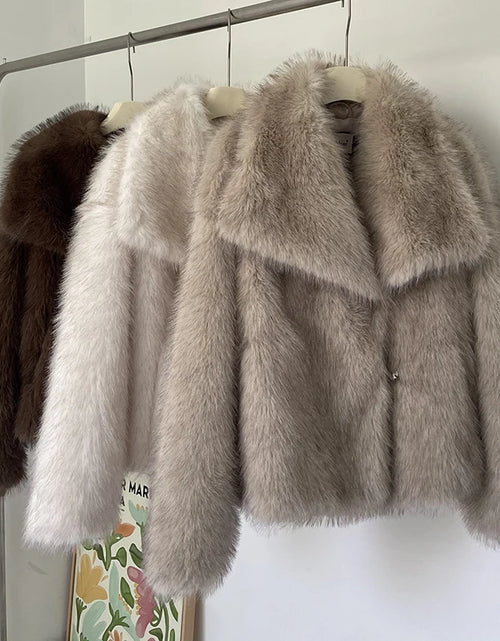 Load image into Gallery viewer, 2024 Winter New Fashion Gradient Fluffy Fur Coat Women High Street Luxury Big Fur Collar Faux Fox Fur Jacket Female Overcoats
