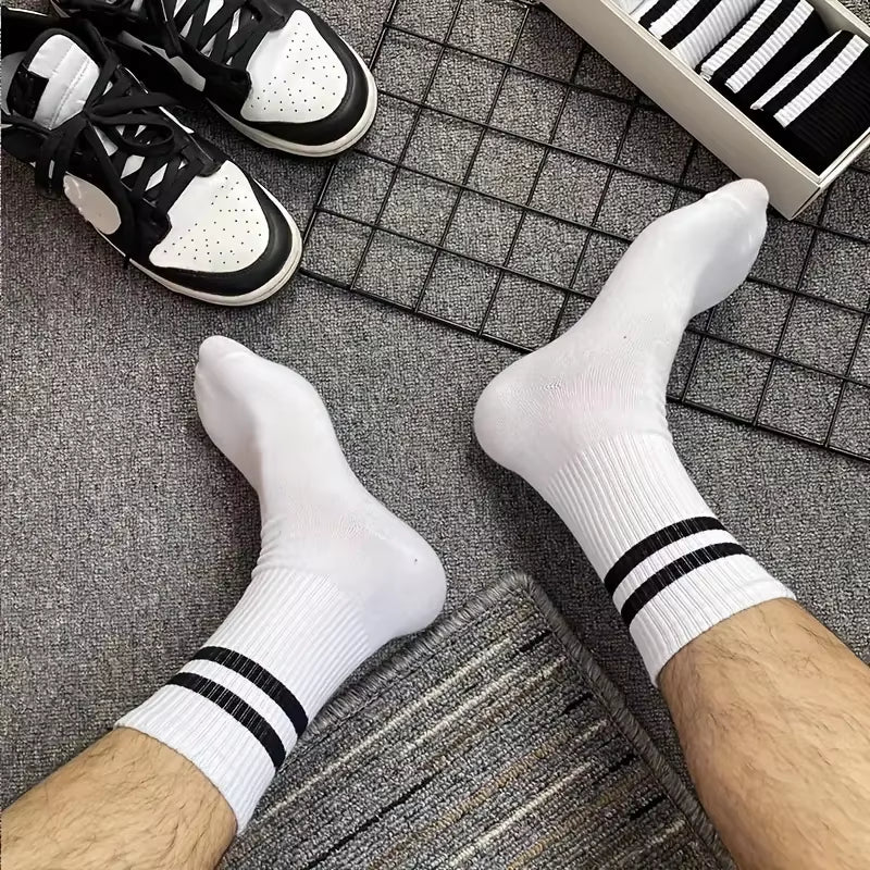 6 Pairs of Men'S Autumn and Winter Thickened Soft Comfortable Feet Black and White Solid Color Crew Socks